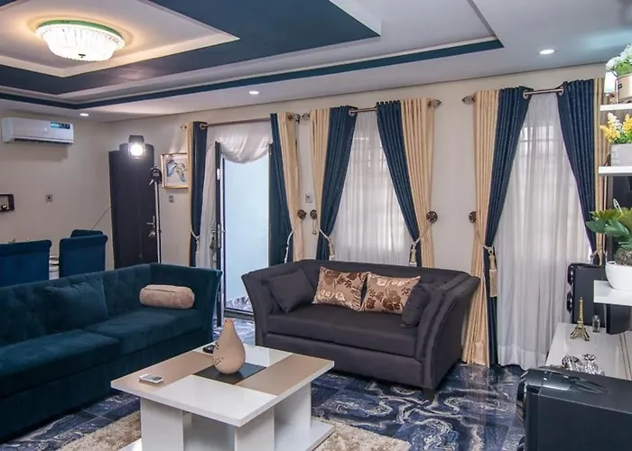 Ogudu Airport Oasis: Spacious 3BR Serviced Flat
