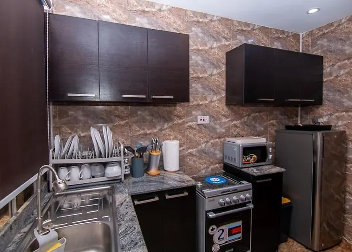 Ogudu Airport Oasis: Spacious 3BR Serviced Flat