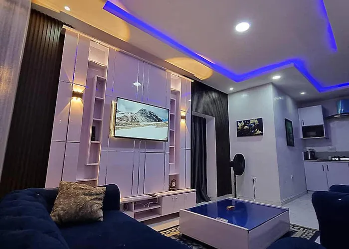 Jka 2-Bedroom-Apt 24Hrs Power Unlimited Wifi , Garden Patio Area,Free Daily Housekeeping