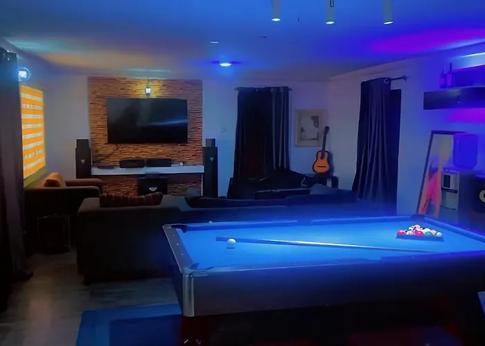 Maleek'S Stays Lagos "Ikeja Cozy & Affordable Shared-Non Shared Shortlets In Quiet Lagos Neighborhoods